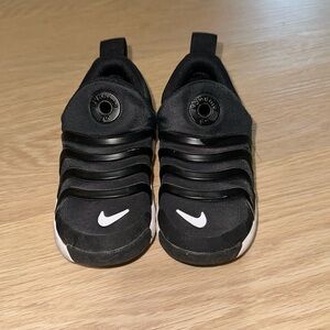 BOYS' NIKE LITTLE KID DYNAMO GO RUNNING SHOES Size 8